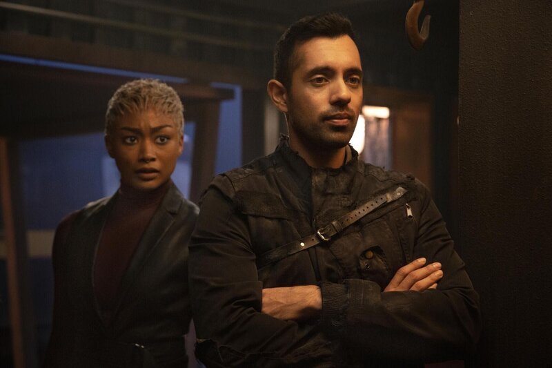 Gaia; Dr. Eric Jackson. – Bild: Warner Bros. Entertainment Inc.