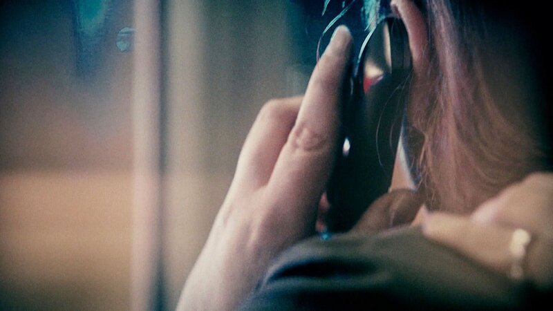 Eine Person spricht am Telefon – Bild: Crime + Investigation /​ A+E Networks