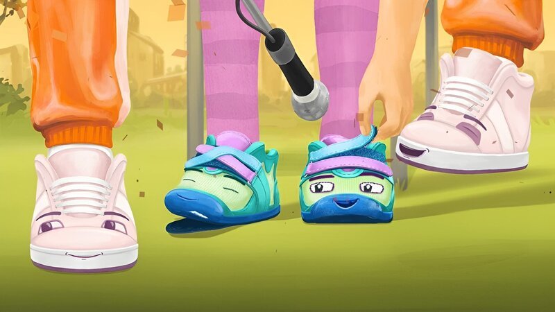 Das Konzert der beiden Turnschuhe Wetz und Dalli wird ein voller Erfolg – selbst die coolen Sneakers tanzen mit! – Bild: rbb/​MDR/​NDR/​lumalenscape