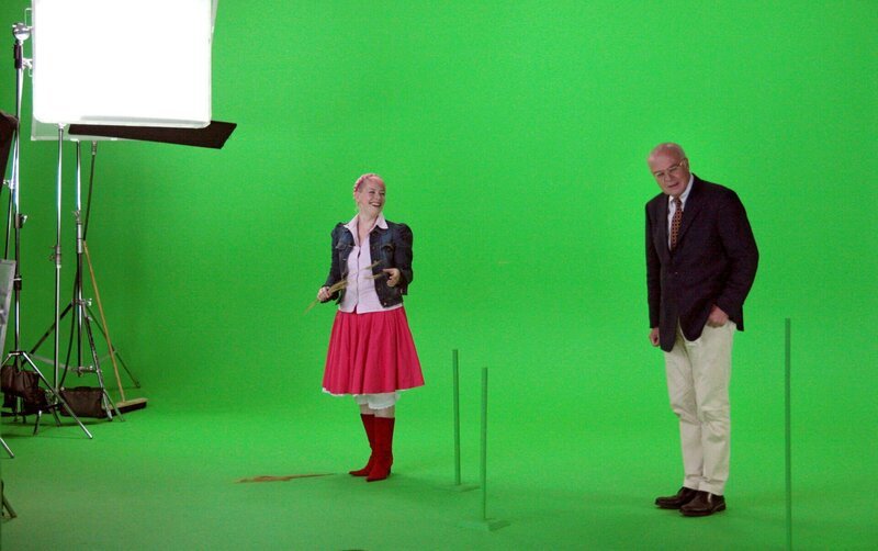 Enie van de Meiklokjes und Raimund Wünsche bei der Bildbegehung zu „Die Ährenleserinnen“ von Jean-Francois Millet. – Bild: SWR/​megaherz/​Robert Mayer