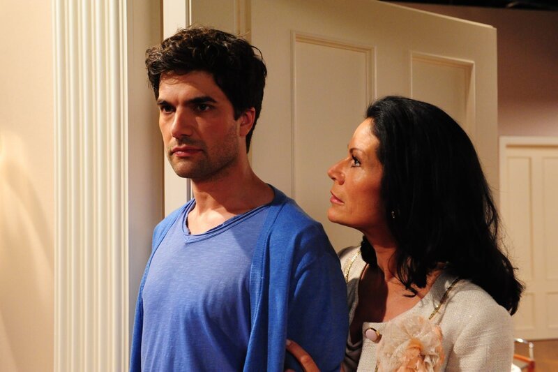 Konstantin (Moritz Tittel, l.); Doris (Simone Ritscher, r.) – Bild: ARD /​ Ann Paur Lizenzbild frei