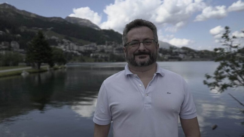 St Moritz Professor Putrin – Bild: TVNOW /​ Britespark Films