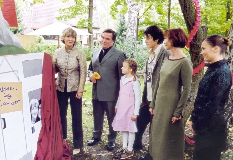 Mutter kommt in Fahrt – Bild: ARD/​Degeto/​Katrin Knoke