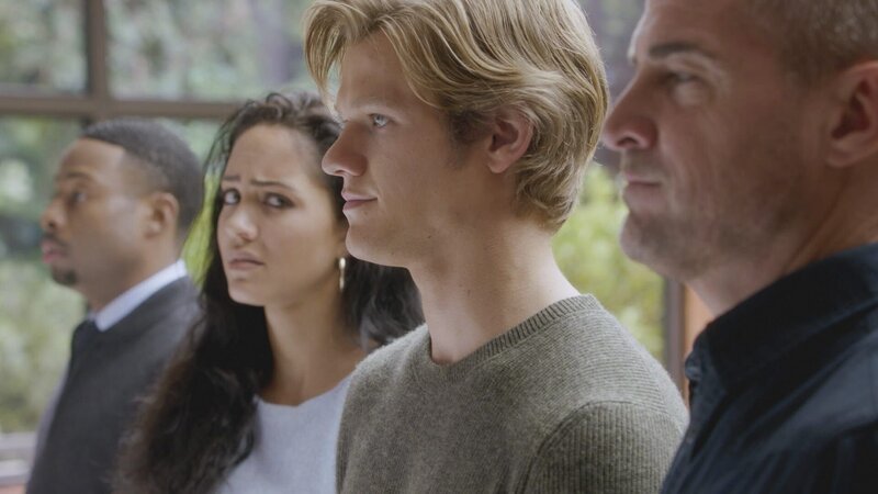 Sie sind ein unschlagbares Team: Bozer (Justin Hires), Riley (Tristin Mays), MacGyver (Lucas Till) und Jack (George Eads). – Bild: CBS Broadcasting, Inc.