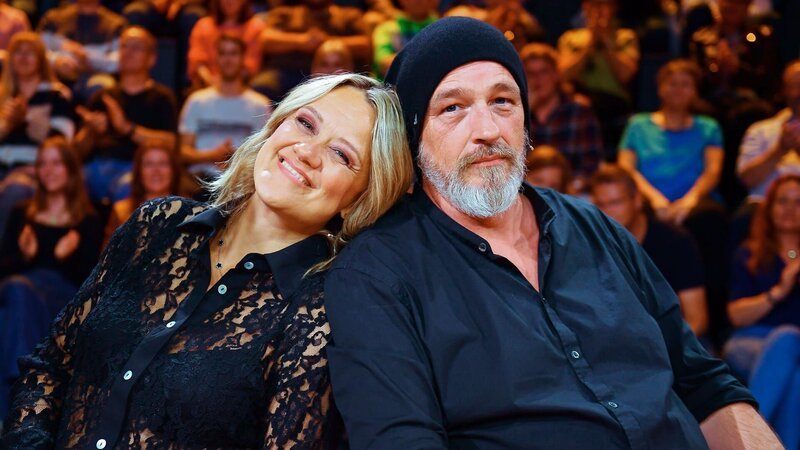 Lisa Feller und Torsten Sträter – Bild: RTLZWEI /​ Julia Feldhagen