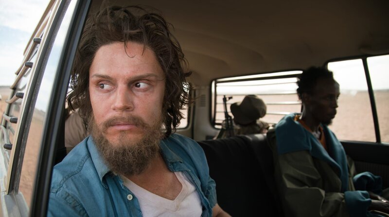 Jay (Evan Peters) lebt in Somalia auf gefährlichem Fuß.; ONE THE PIRATES OF SOMALIA, am Samstag (23.11.24) um 21:45 Uhr. Jay (Evan Peters) lebt in Somalia auf gefährlichem Fuß. © WDR/​ABES HEADACHE, honorarfrei – Verwendung gemäß der AGB im engen inhaltlichen, redaktionellen Zusammenhang mit genannter Sendung bei Nennung „Bild: WDR/​ABES HEADACHE“ (S2). WDR Kommunikation/​Redaktion Bild, Köln, Tel: 0221/​220 -7132 oder -7133, Fax: -777132, bildkommunikation@wdr.de – Bild: WDR/​ABES HEADACHE