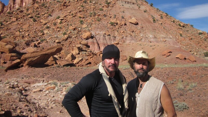Joe Teti und Matt Graham mit Schluchten im Hintergrund. – Bild: DMAX