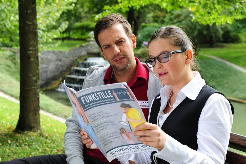 Nils (Florian Stadler, l.); Sibylle (Julia Mitrici, r.) – Bild: ARD /​ Ann Paur