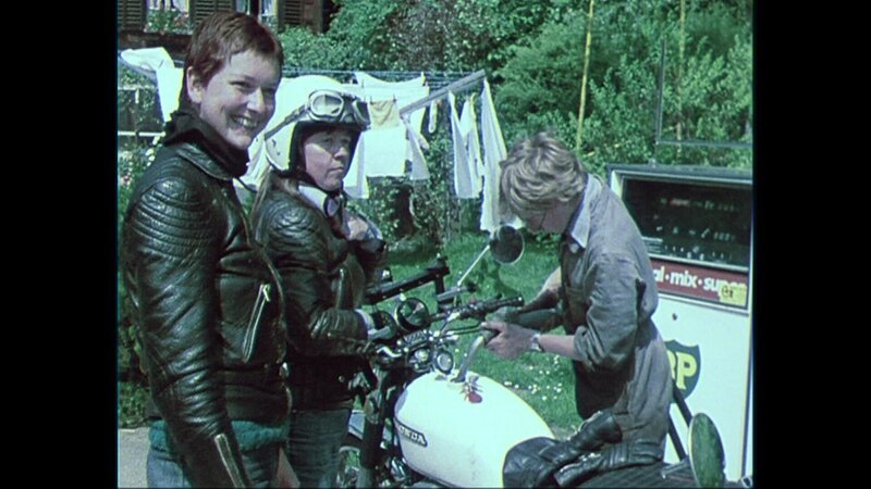 Motorrad fahrende Frauen beim Treffen der Women’s International Motorcycle Association in der Schweiz. – Bild: WDR