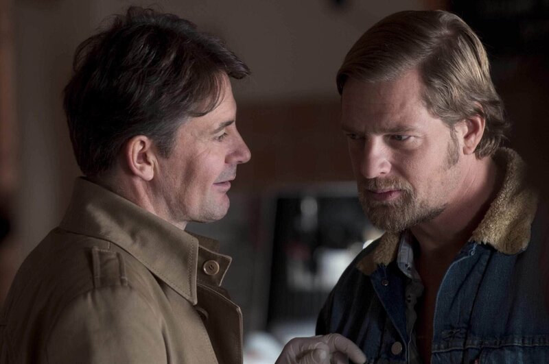 Die Reibereien zwischen Mick (Henning Baum, r.) und Meisner (Robert Lohr, l.) setzen sich fort … – Bild: SAT.1 /​ Martin Rottenkolber
