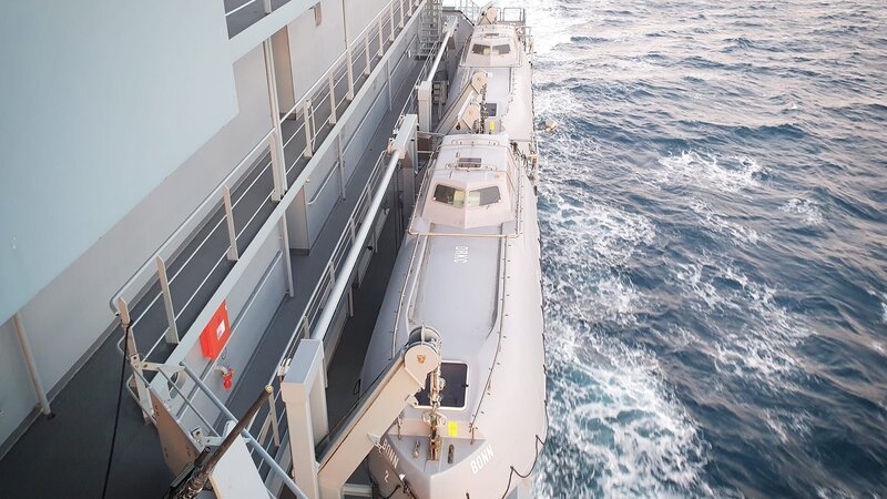 Rettungsboote „Sachsen“. – Bild: Warner Bros. Discovery