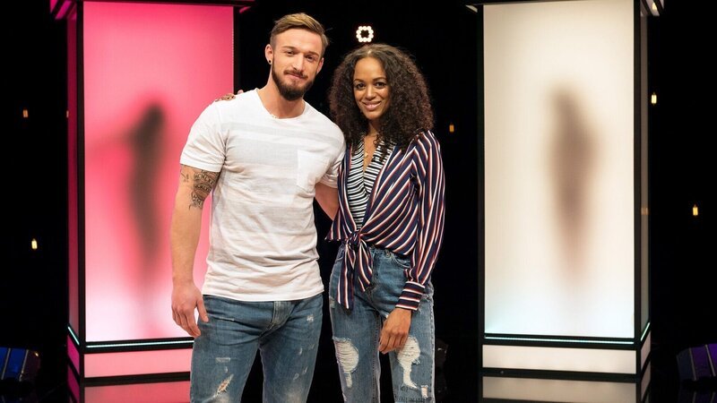 Julien mit Moderatorin Milka Loff Fernandes – Bild: RTL II