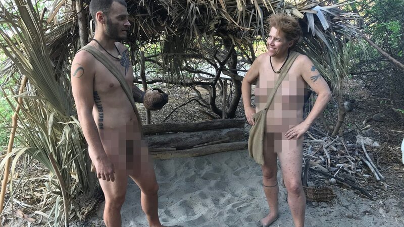 Gwen und Jon beim Schutz mit einer Kokosnuss. – Bild: Discovery Communications