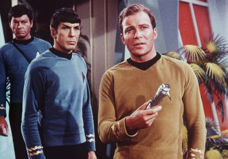 DeForest Kelley, Leonard Nimoy, Wiliam Shatner – Bild: NBC UNIVERSAL GLOBAL NETWORKS