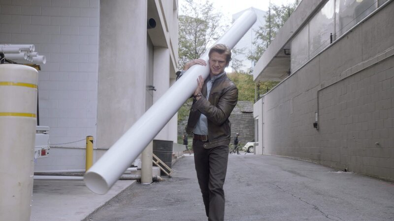 Tut alles, um Riley zu finden und die Welt vor dem Ausbruch eines neuen Krieges zu beschützen: Angus MacGyver (Lucas Till) … – Bild: CBS Broadcasting, Inc.