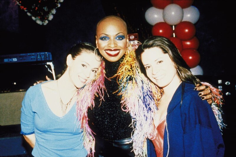 Phoebe (Alyssa Milano); Janice Robinson (Janice Robinson); Piper (Holly Marie Combs) – Bild: CBS Studios Inc.