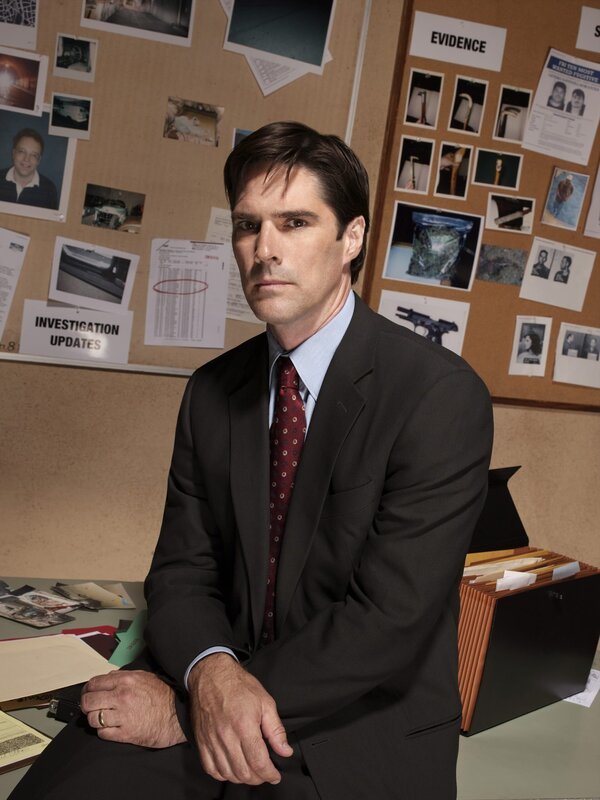 Sorgt für Gerechtigkeit: Agent Aaron Hotchner (Thomas Gibson) … – Bild: Touchstone Television
