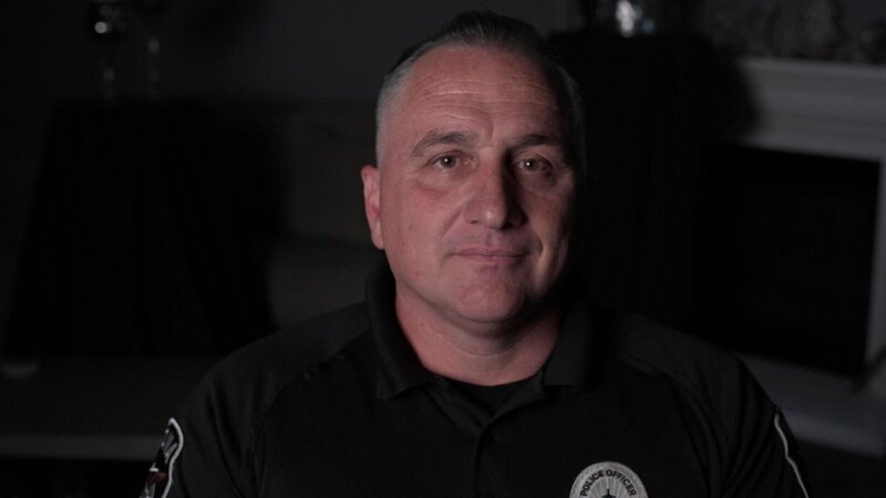 Polizist Buddy Porch. – Bild: RTL /​ Arrow International Media/​ Saloon Media