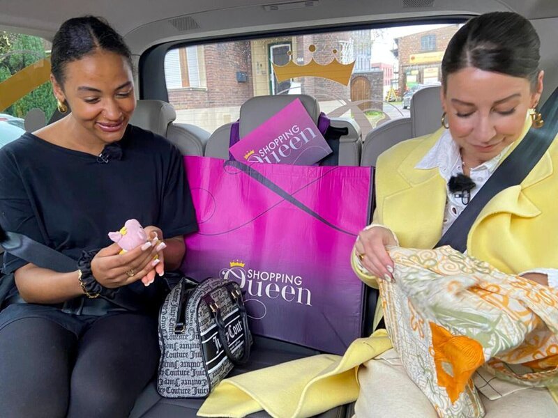 Kandidatin Shaggy (l.), Shoppingbegleitung Isabell Hertel – Bild: RTL /​ Constantin Ent.
