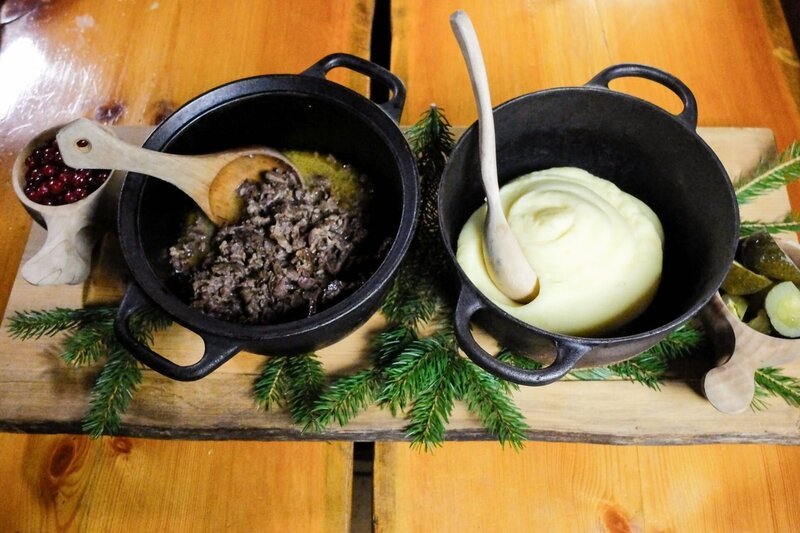 Sautiertes Rentier, hier im Restaurant „Saaga“, Helsinki. – Bild: ORF/​Warner/​The Travel Channel