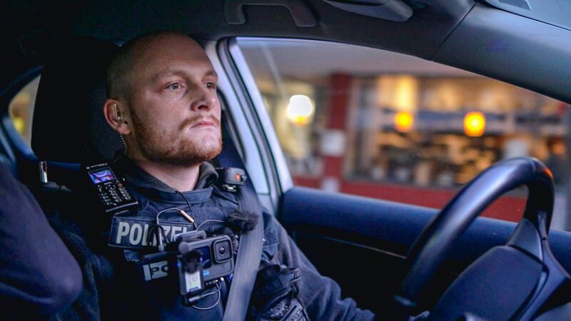 This image has been distributed to our partners.; Ep 1 – Senior Police Officer Stefan Krollmann, part of the ARGUS Control Group since 2023. – Bild: Warner Bros. Discovery, Inc.