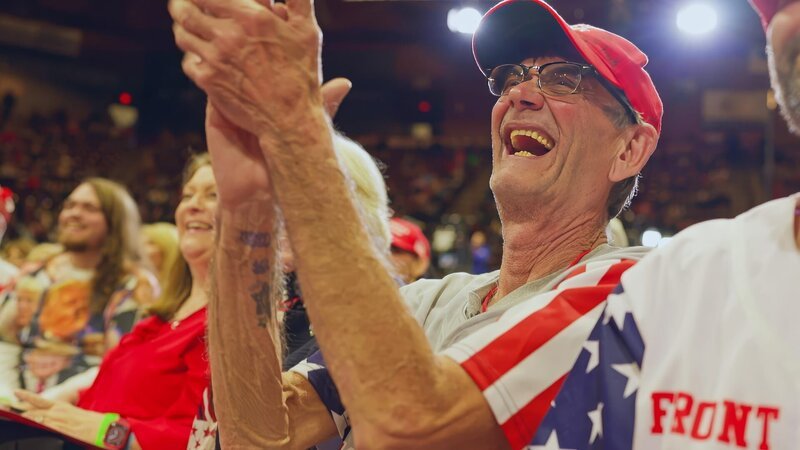 Rick Frazier gehört den „Front Roe Joes“ an, einer Gruppierung glühender Trump-Unterstützer, die bei den Rallys in der ersten Reihe sitzen. – Bild: October Films