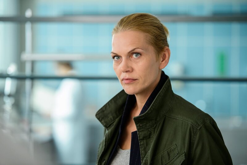 Helen Dorn (Anna Loos) – Bild: Willi Weber