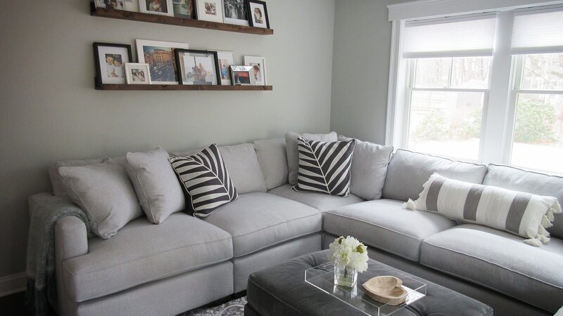 A New England couple are looking for a bigger house for their family. – Bild: HGTV