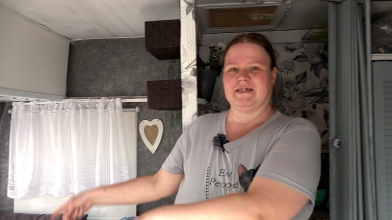 Sandra und ihre Familie schwelgen im Camping-Glück. – Bild: RTLZWEI