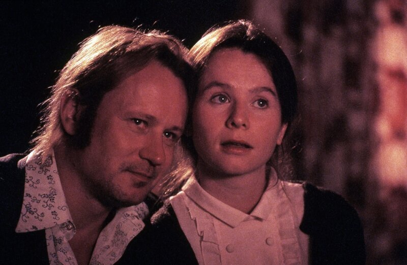 Bess McNeill (Emily Watson), Jan Nyman (Stellan Skarsgård) – Bild: Kinowelt GmbH Bess McNeill (Emily Watson), Jan Nyman (Stellan Skarsgård) – Bild: Kinowelt GmbH