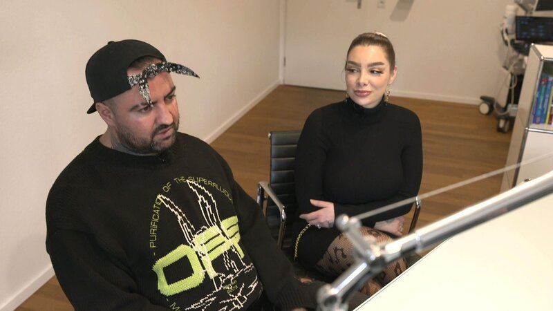 S3F08: Cosimo und Nathalie besuchen eine Urologin, um seine Zeugungsunfähigkeit untersuchen zu lassen. – Bild: RTLZWEI