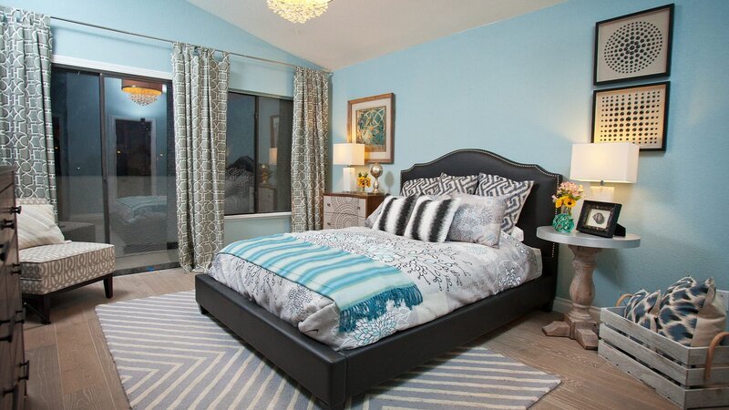 Schlafzimmer nach der Renovierung – Bild: Warner Bros. Discovery