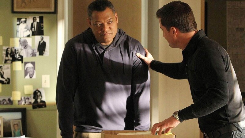 Nick (George Eads, re.) versichert Ray Langston (Laurence Fishburne) seine Loyalität, obwohl der CSI-Ermittler in den Verdacht geraten ist, mit dem Serienmörder Dr. Jekyll zusammenzuarbeiten. – Bild: RTL /​ CBS