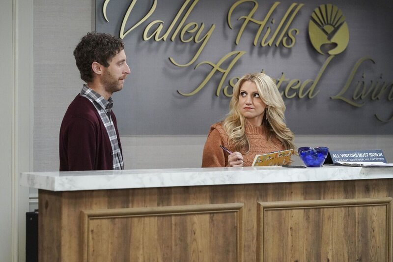 Drew Dunbar (Thomas Middleditch, l.); Gina Dabrowski (Annaleigh Ashford, r.) – Bild: 2021 Warner Bros Entertainment Inc. All Rights Reserved. /​ Sonja Flemming Lizenzbild frei