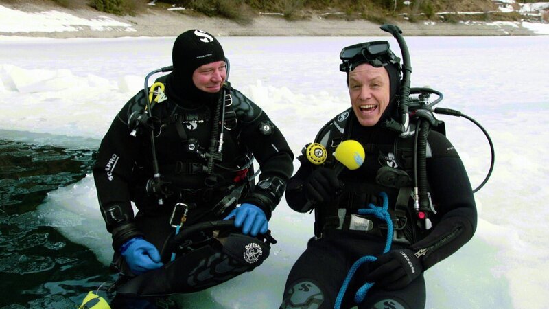 On the right: Benedikt „Beni“ Weber – Bild: Disney Channel