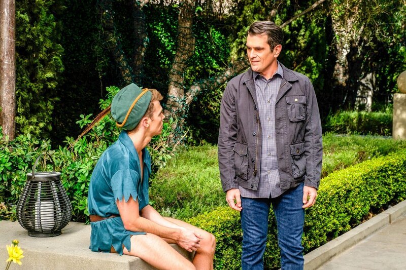 Brian Dare (Peter Pan), Ty Burrell (Phil Dunphy). – Bild: ORF/​20th Century Fox