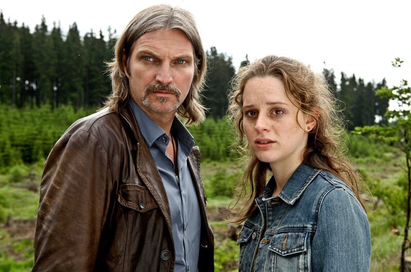Stefan Jürgens (Carl Ribarski), Petra Staduan (Stephanie Hochlehner). – Bild: ORF