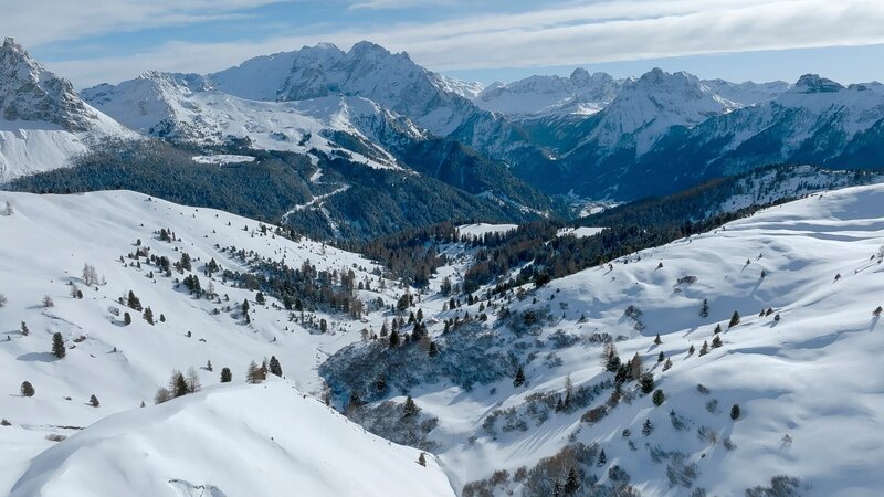 Steile Pisten, eisige Seen – Bild: ServusTV /​ Julius Steinbacher