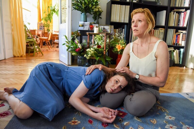 Franziska Hackl (Christiane Boj), Franziska Weisz (Miriam Hintz). – Bild: ORF/​MR Film/​Hubert Mican