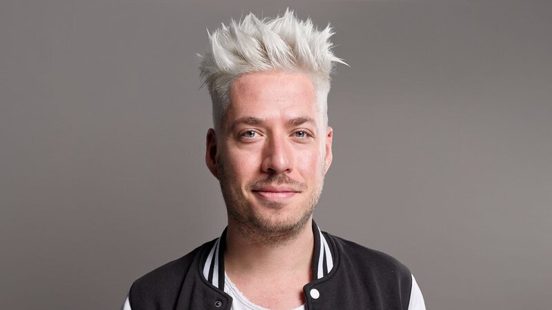 Comedy Showcase – 2023 Joël von Mutzenbecher – Stand Uf ! – Bild: SRF/​Rene Tanner festhalter