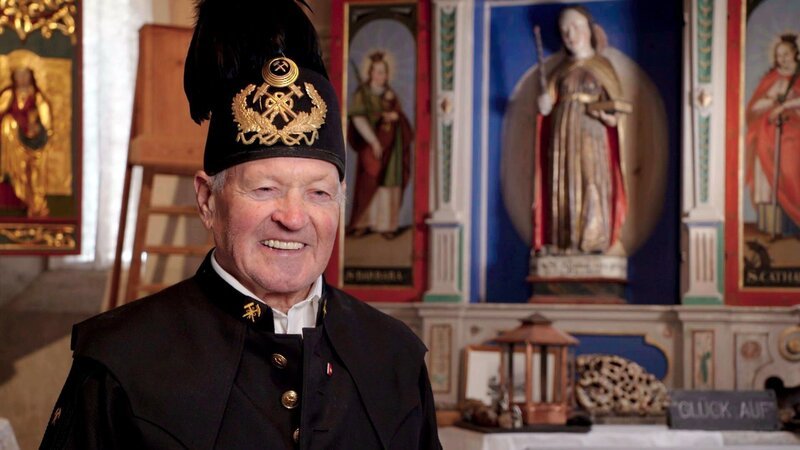 Adolf Zudrell, pensionierter Gastronom und Musiker und profunder Kenner der Bergbaugeschichte im Silbertal. – Bild: ORF
