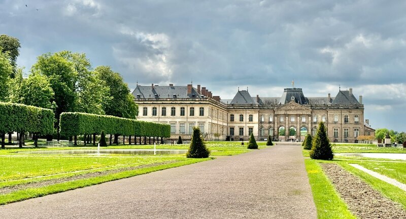 Luneville Herzogspalast. – Bild: ORF/​Gernot Stadler Film /​ ZDF