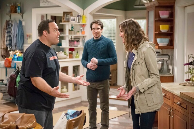 Kevin Gable (Kevin James, l.), Chale Witt (Ryan Cartwright), Donna Gable (Erinn Hayes) +++ – Bild: RTL /​ © 2016 Sony Pictures Television Inc. and CBS Studios Inc. All Rights Reserved.