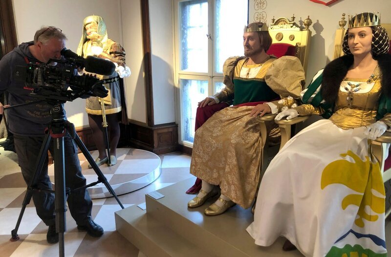 Kameramann M. Zergiebel (l) Ausstellung Moritzburg – Bild: MDR/​René Römer