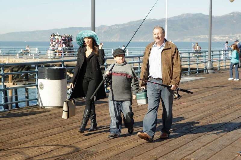 v.li.: Gloria Delgado (Sofía Vergara), Manny Delgado (Rico Rodriguez), Jay Pritchett (Ed O’Neill). – Bild: ViacomCBS