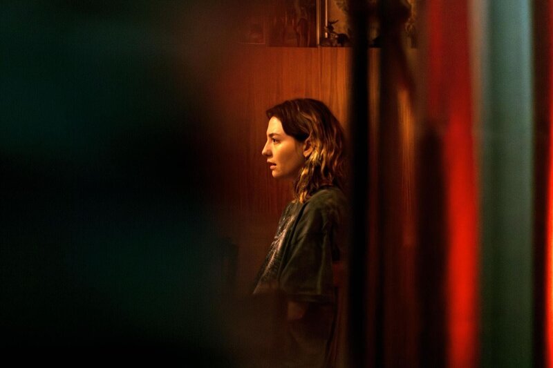 Amelie (Marie Bloching) im Profil. – Bild: RTL /​ Mitch Stöhring