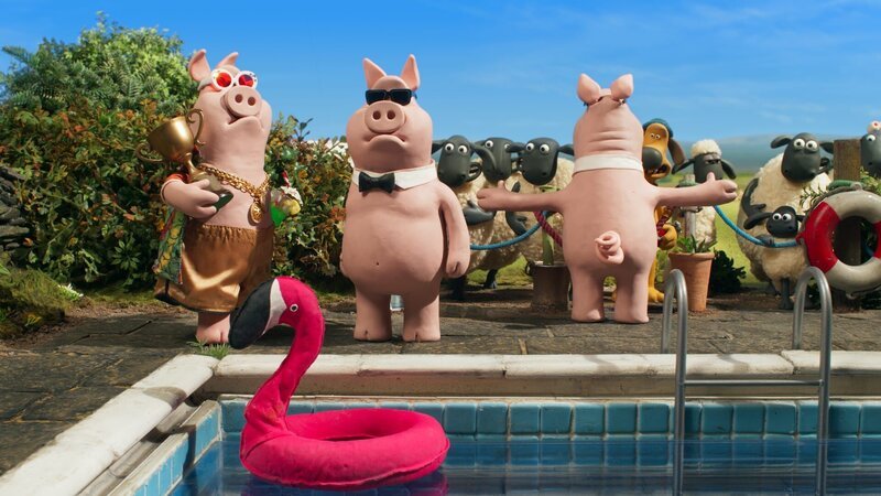 Bitte zurücktreten! Das Pokalschwein lässt sich feiern. – Bild: WDR/​BBC/​Animation Ltd.