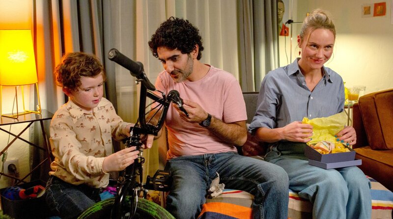 Die schönste Bescherung – Bild: ARD Degeto Film/​Richard Kranzin