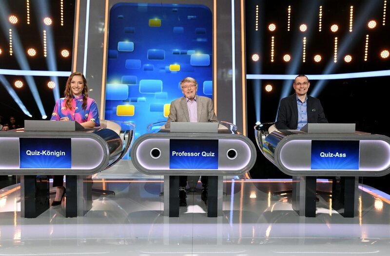 Das Rateteam (Panelpositionen v.l.n.r.): Marie-Louise Finck, Eckard Freise, Thorsten Zirkel. – Bild: ARD/​Uwe Ernst