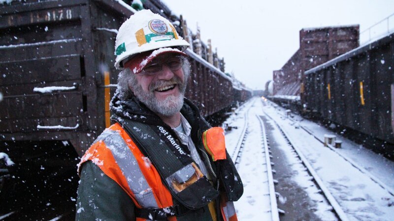 Lynn „Animal“ Reitz. The episode follows him as he battles ferocious weather and treacherous terrain to keep the State of Alaska’s critical 500-mile long railroad rolling through the extreme winter. – Bild: Discovery Communications
